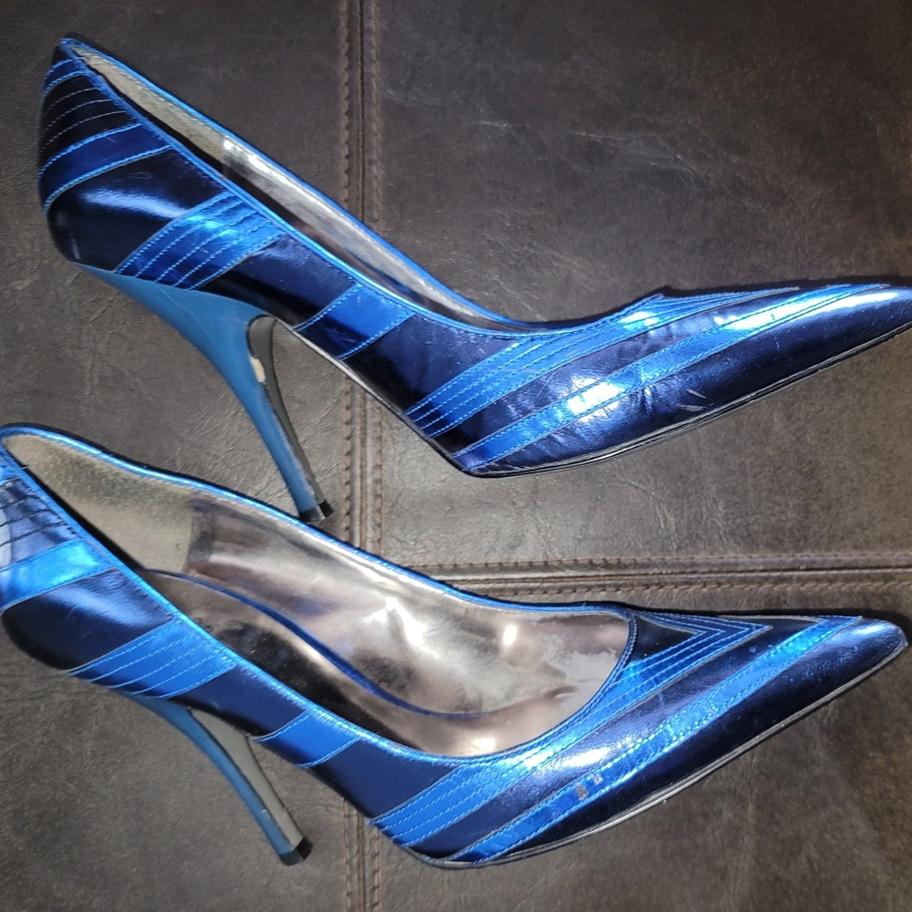 Shoes - Picture 2 of 4